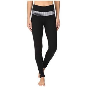 MOUNTAIN HARDWEAR “32 Degree” Leggings